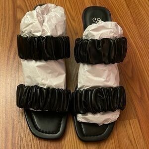 Seychelles Leeward Mule. NEW